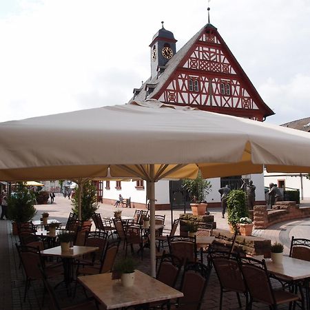 Adler Hotel & Restaurant Грос-Герау Ресторан фото